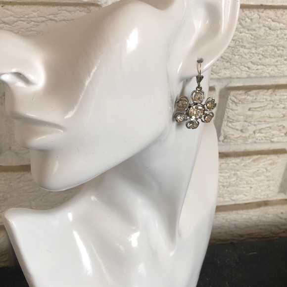 Vintage dainty crystal flower earrings
